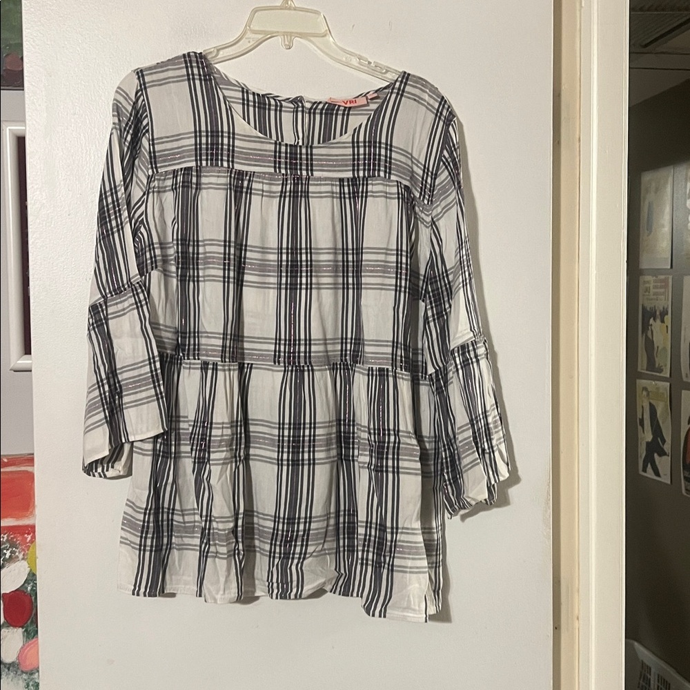 Evri white/gray top